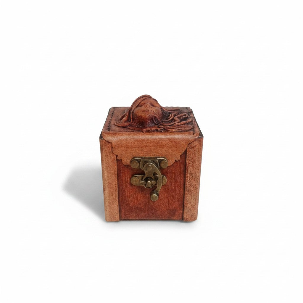 Hakiki Deri Ahşap Mücevher Kutusu | 3D Deri Rölyef Gotik Yüz | 8x8cm